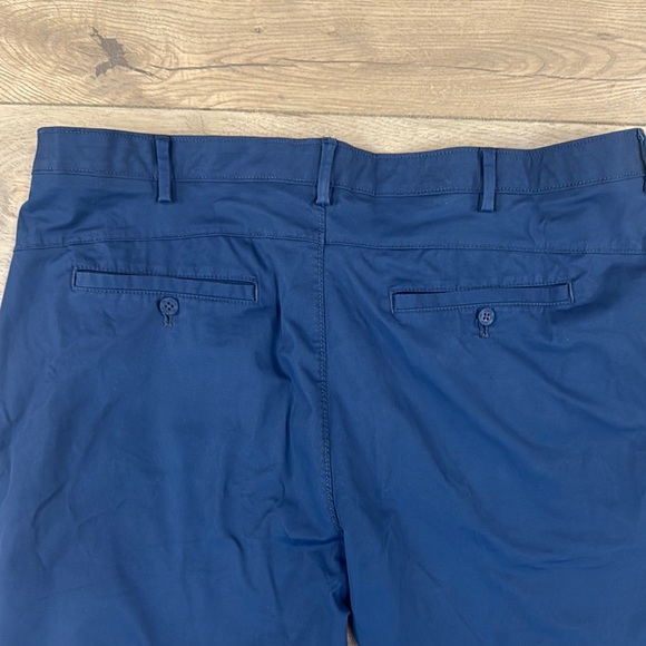 IZOD Men's Performance Sportsflex Bi-Stretch Chino Navy Blue Pants - Picture 11 of 11